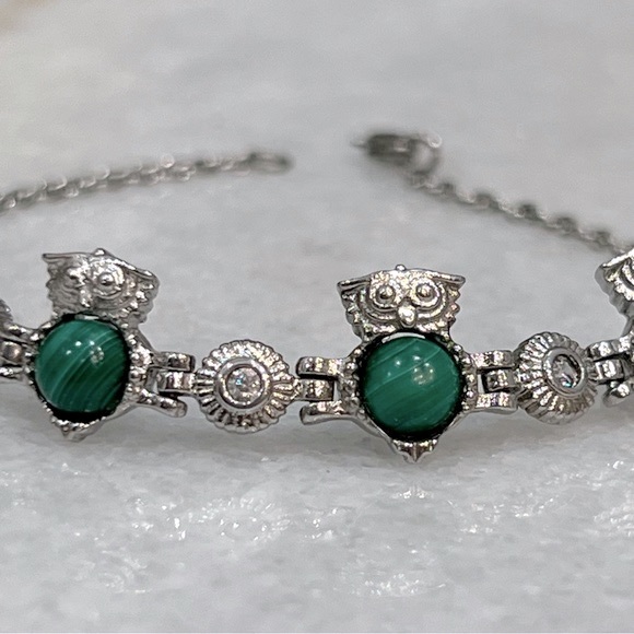 African Malachite and Diamond Silver Owl Bracelet - Picture 2 of 11